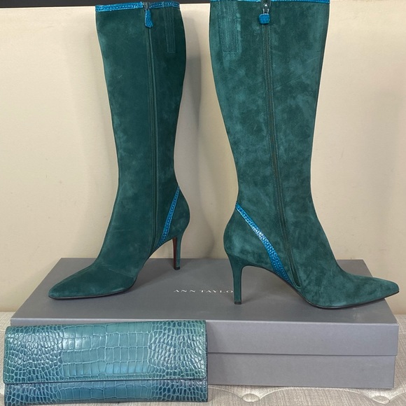 Ann Taylor Emerald Leather Suede Boots & Clutch - Picture 3 of 16